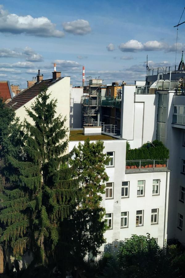 Family-friendly Flat With Balcony Wien